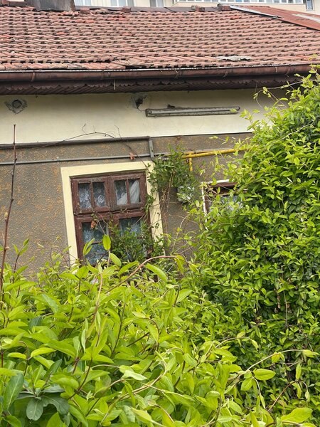 Mega Mall, sect.polite 9, proprietar, piata, scoli, parc, metrou C.Georgian